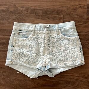 Light wash jean shorts!